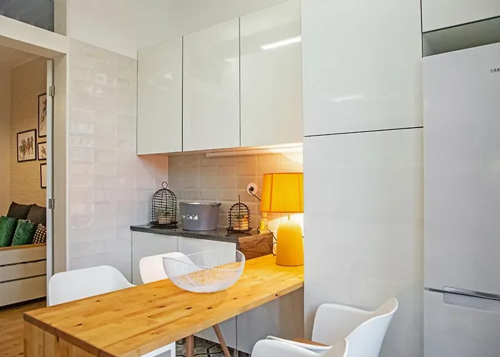 Colourful And Tasteful 2bedroom In Graca Lisbon