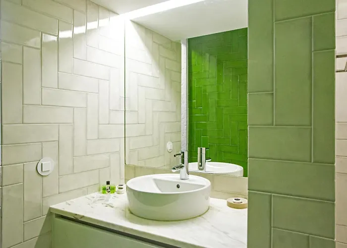 Colourful And Tasteful 2bedroom In Graca Apartment *