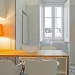 Colourful And Tasteful 2bedroom In Graca * Lizbona
