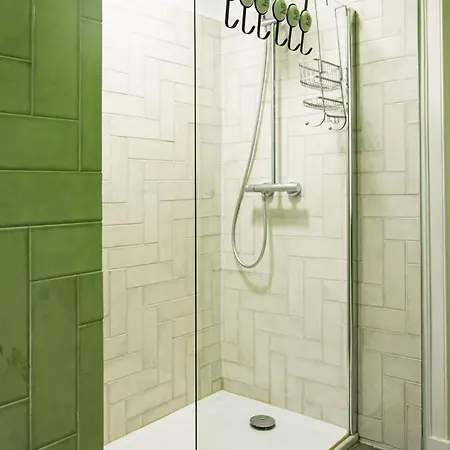 Apartment Colourful And Tasteful 2bedroom In Graca