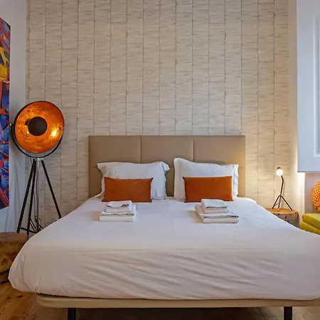 Апартаменты Colourful And Tasteful 2bedroom In Graca *